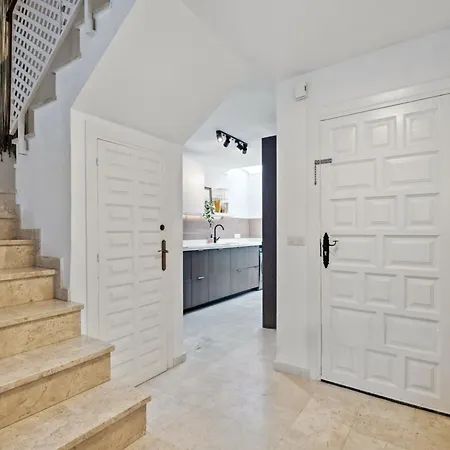 Casa Lena Town House With Pool 度假居 内尔哈