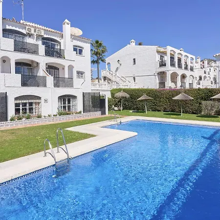 Casa Lena Town House With Pool 内尔哈